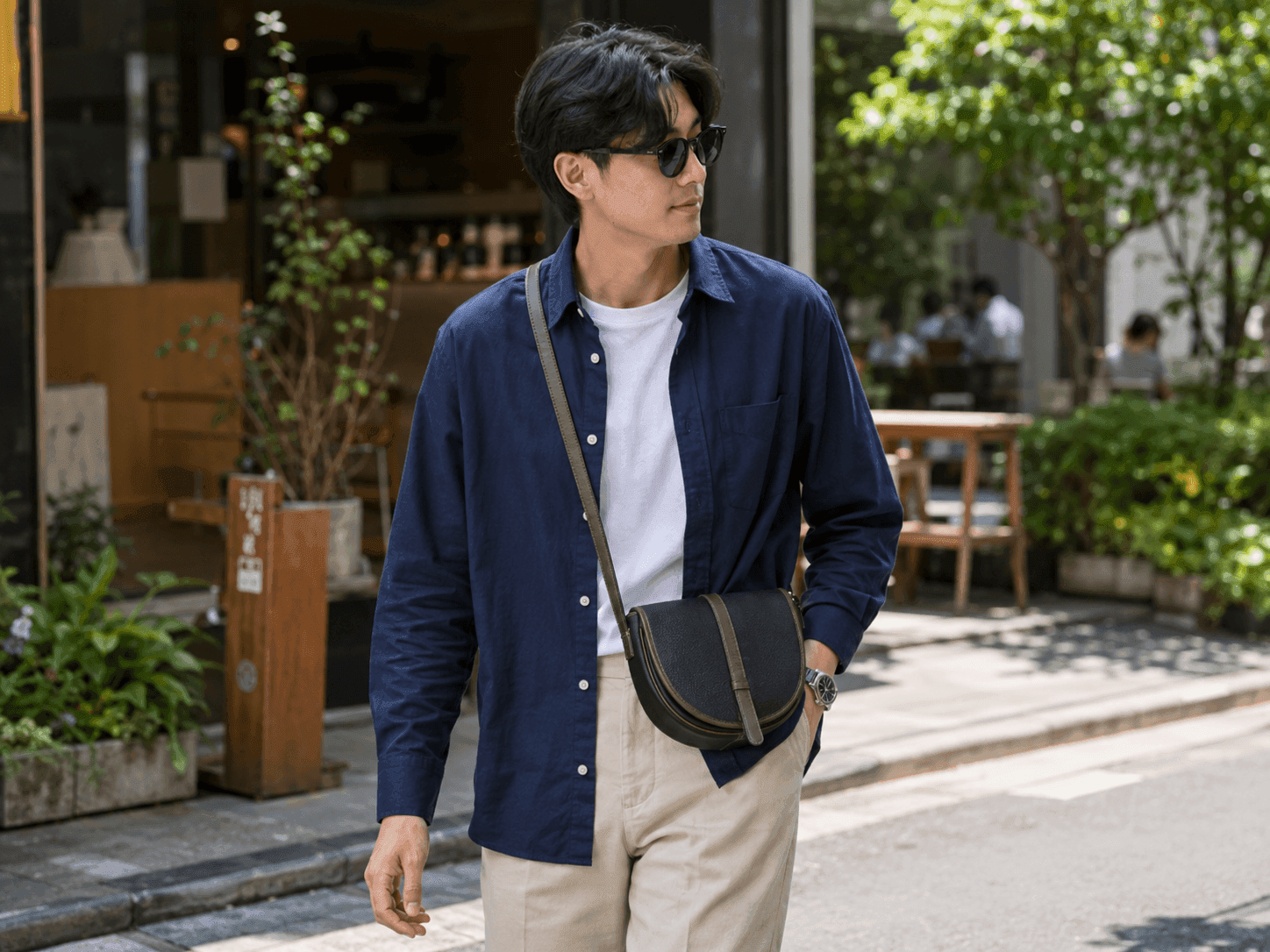 กระเป๋าสะพายหนังแท้ Unisex รุ่น P011